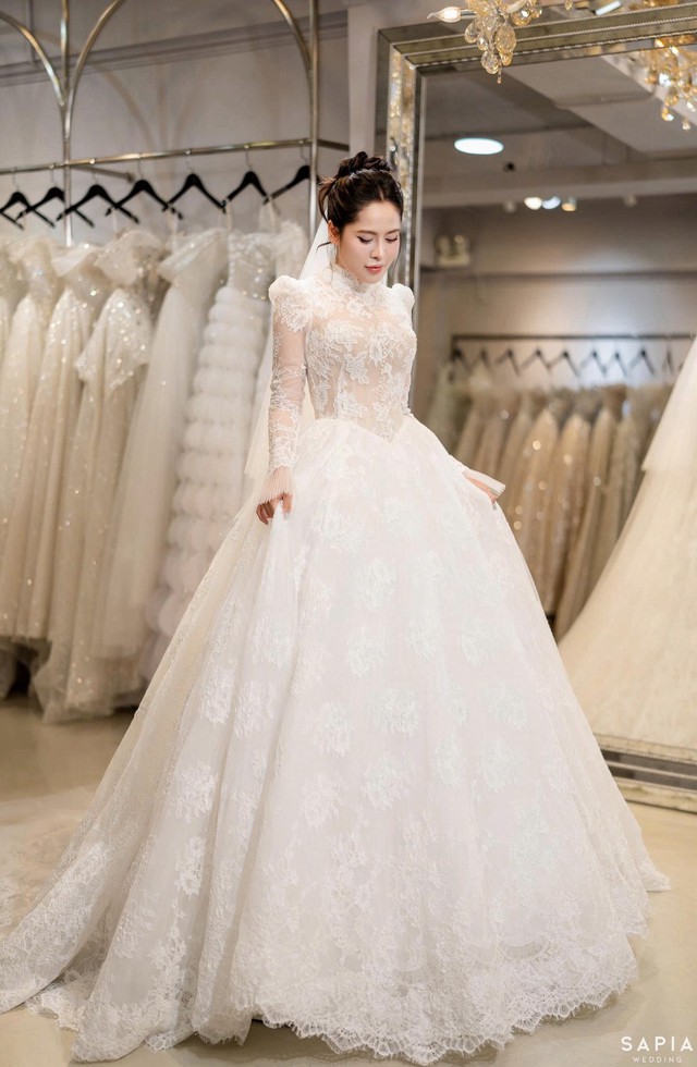 Vừa xây nhà bạc tỉ, trung vệ ĐT Việt Nam cưới luôn mẹ đơn thân, dàn sao Văn Toàn, Bùi Tiến Dũng chúc mừng- Ảnh 7.
