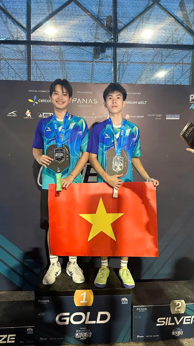 Tống Nhật Minh – Lê Xuân Đức giành HCV pickleball lịch sử tại PPA Tour Asia- Ảnh 2.