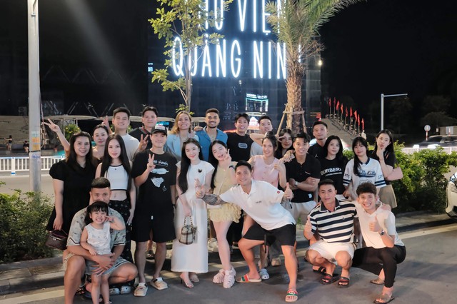 Vừa xây nhà bạc tỉ, trung vệ ĐT Việt Nam cưới luôn mẹ đơn thân, dàn sao Văn Toàn, Bùi Tiến Dũng chúc mừng- Ảnh 2.