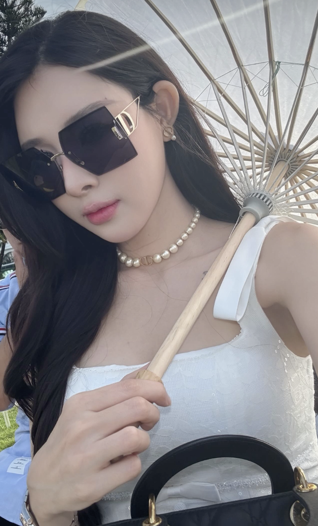 Văn Toàn được "cầu hôn" trong đám cưới trung vệ ĐT Việt Nam, dàn WAGs Kỳ Hân, Trần Bích Hạnh đọ sắc khét lẹt- Ảnh 5.