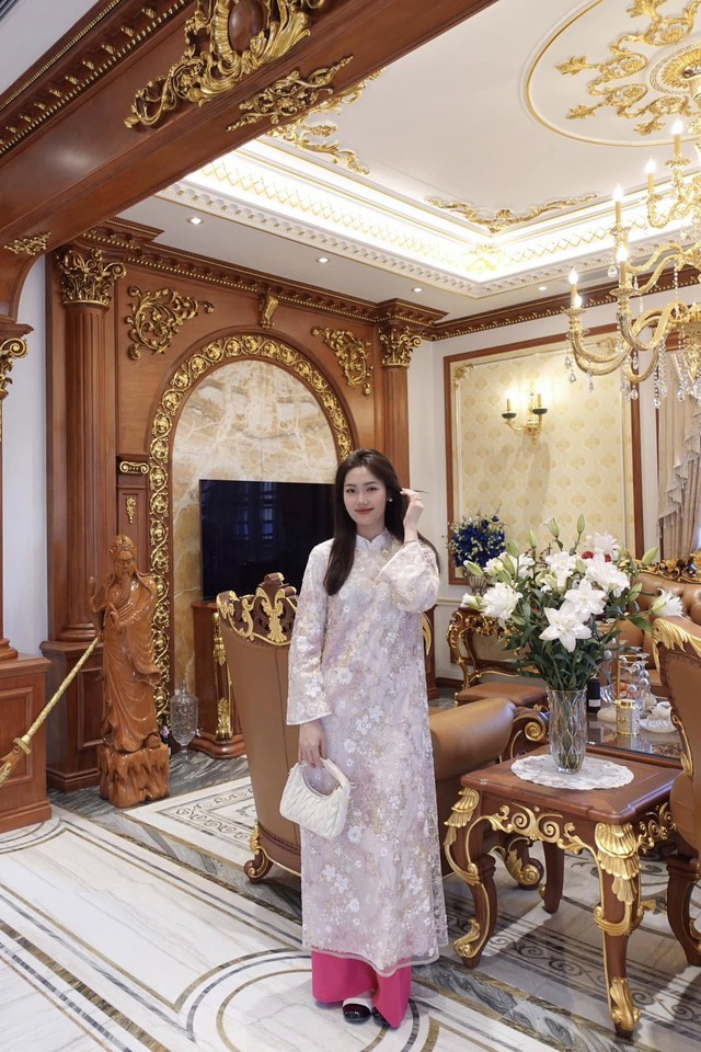 Hoa khôi bóng chuyền Việt Hương làm dâu hào môn, sống ở dinh thự bỗng "ở ẩn" cõi mạng, nghi vấn có tin vui- Ảnh 2. Hoa khôi bóng chuyền Việt Hương làm dâu hào môn, sống ở dinh thự bỗng "ở ẩn" cõi mạng, nghi vấn có tin vui- Ảnh 2.