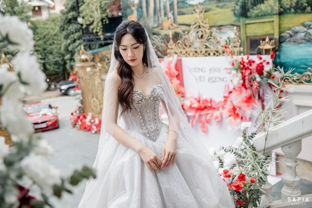 Hoa khôi bóng chuyền Việt Hương làm dâu hào môn, sống ở dinh thự bỗng "ở ẩn" cõi mạng, nghi vấn có tin vui- Ảnh 5. Hoa khôi bóng chuyền Việt Hương làm dâu hào môn, sống ở dinh thự bỗng "ở ẩn" cõi mạng, nghi vấn có tin vui- Ảnh 5.