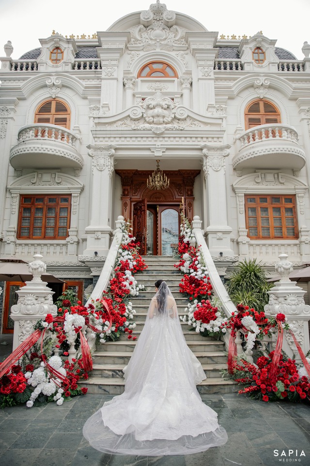 Hoa khôi bóng chuyền Việt Hương làm dâu hào môn, sống ở dinh thự bỗng "ở ẩn" cõi mạng, nghi vấn có tin vui- Ảnh 3. Hoa khôi bóng chuyền Việt Hương làm dâu hào môn, sống ở dinh thự bỗng "ở ẩn" cõi mạng, nghi vấn có tin vui- Ảnh 3.