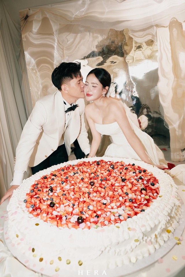Tuyển thủ Việt Nam cưới mẹ đơn thân: "Em nghĩ cần đám cưới không, khi đã sống như vợ chồng lâu rồi!"- Ảnh 1.