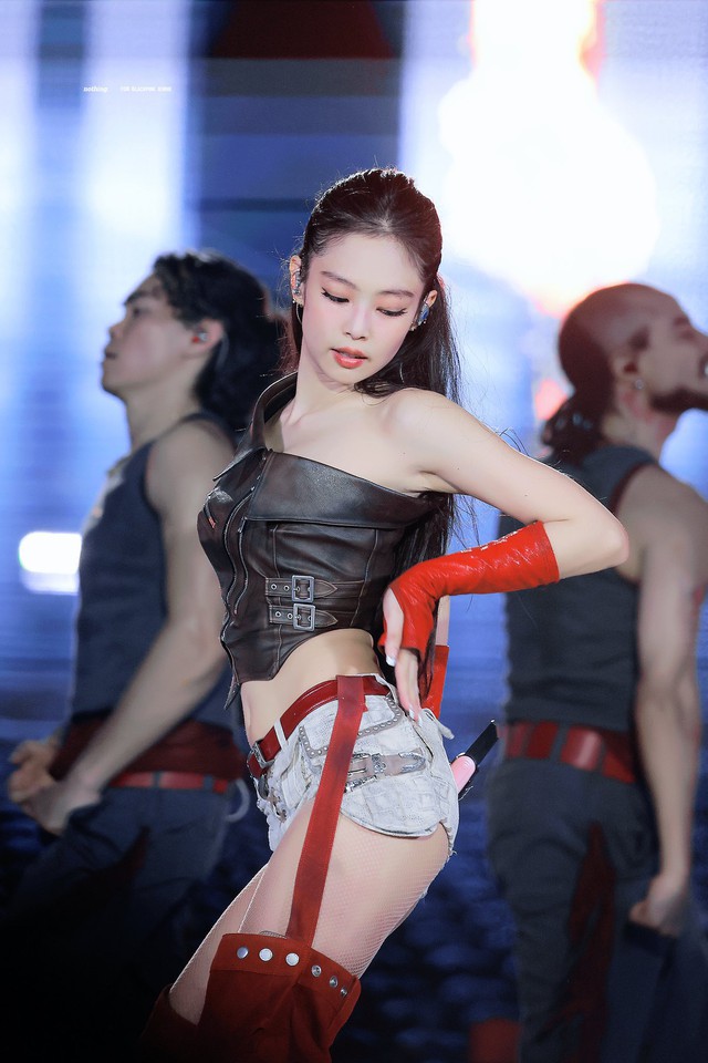 6.6 triệu lượt xem Jennie có thái độ “bắt nạt” nhân viên, bị tấn công vì 1 cử chỉ- Ảnh 1.