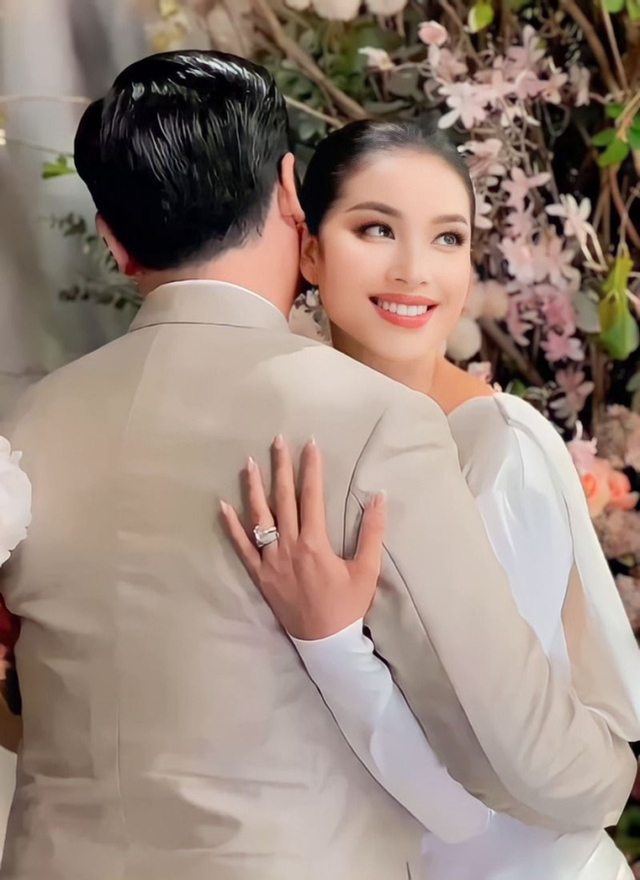 Tình hình "bất thường" của Phạm Hương ở Mỹ- Ảnh 3.