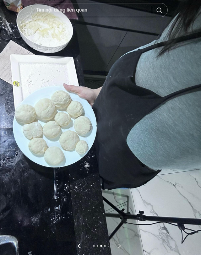 Chỉ demo vài tấm hình đứng bếp, Pi Tiên đã hút triệu view
- Ảnh 4. Chỉ demo vài tấm hình đứng bếp, Pi Tiên đã hút triệu view
- Ảnh 4.