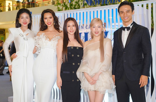 “Gương mặt mới” trong giới rich kid: Con gái Hoa hậu Thu Hoài hiếm hoi lộ diện, nhan sắc gây trầm trồ- Ảnh 8.