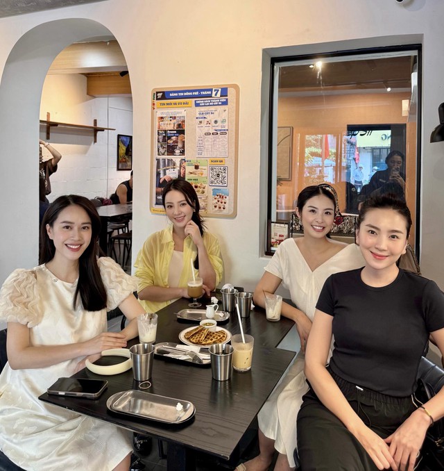 Mai Ngọc hẹn hò team mẹ bỉm sữa: Toàn nhan sắc đỉnh chóp, lên chức rồi mà vẫn sang - xịn - đẹp- Ảnh 1.