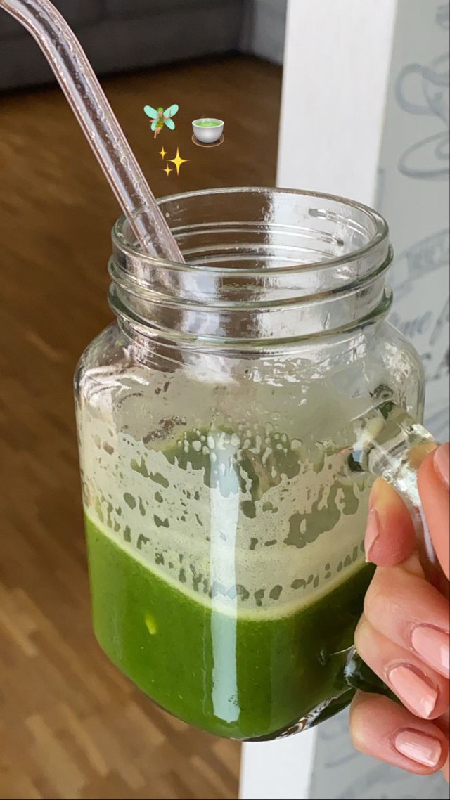 Thứ rau ép ra nước đắng “xanh lè” nhưng uống đều là da sáng, bụng phẳng lì- Ảnh 2. Thứ rau ép ra nước đắng “xanh lè” nhưng uống đều là da sáng, bụng phẳng lì- Ảnh 2.