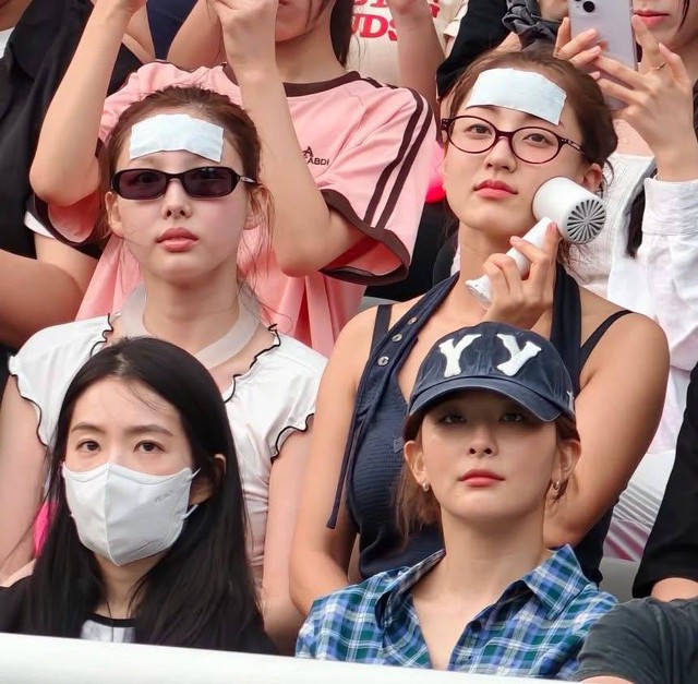 Bùng tranh cãi Lisa và Jisoo phân biệt đối xử với dàn khách mời VIP tại concert BLACKPINK- Ảnh 5.