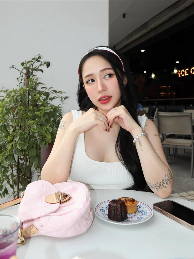 Từ thiên kim tiểu thư đến mẹ 4 con: Joyce Phạm nuôi con nhẹ nhàng mà vẫn hiệu quả- Ảnh 1.
