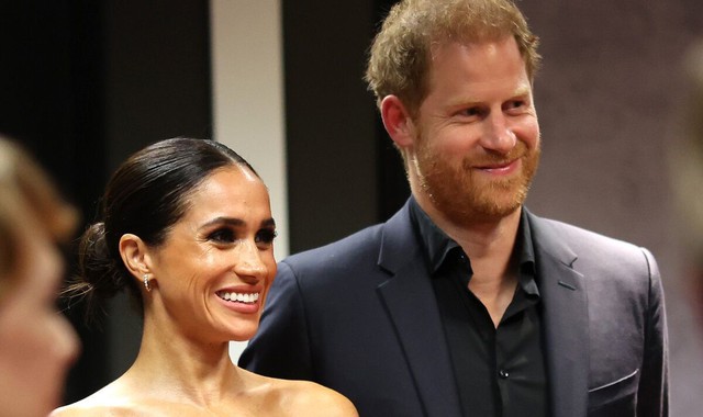 Harry và Meghan bị tố Harry và Meghan bị tố