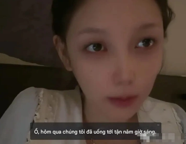 Hot streamer "top 1 server" lộ mặt mộc trên live, người xem chỉ biết thốt lên 2 từ "vỡ mộng"- Ảnh 3.