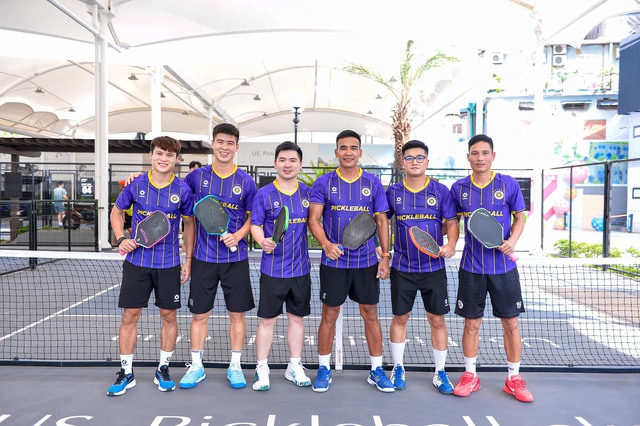 Thiếu gia nhà bầu Hiển rủ Văn Quyết, Duy Manh chơi pickleball, trận đấu căng như ATP, nhìn "phẩy vợt" mà choáng- Ảnh 11.