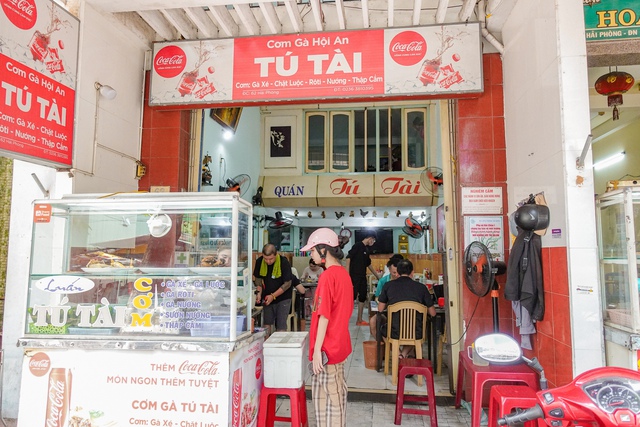 Hàng cơm gà "fomo" ở Đà Nẵng khiến du khách "sợ bỏ lỡ", Tina Thảo Thi cũng trầm trồ vì 1 chi tiết- Ảnh 11.