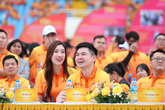 Anh chồng gọi Đỗ Mỹ Linh là "bé" cực dịu, hé lộ cuộc sống làm dâu hào môn của Hoa hậu "nghèo nhất Việt Nam"- Ảnh 4.