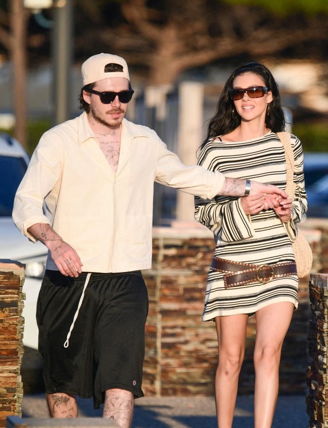 "Cậu cả bất hiếu" nhà Beckham ca ngợi vợ không biết mệt sau khi “cưới lại”, netizen ngán đến tận cổ rồi!- Ảnh 4.