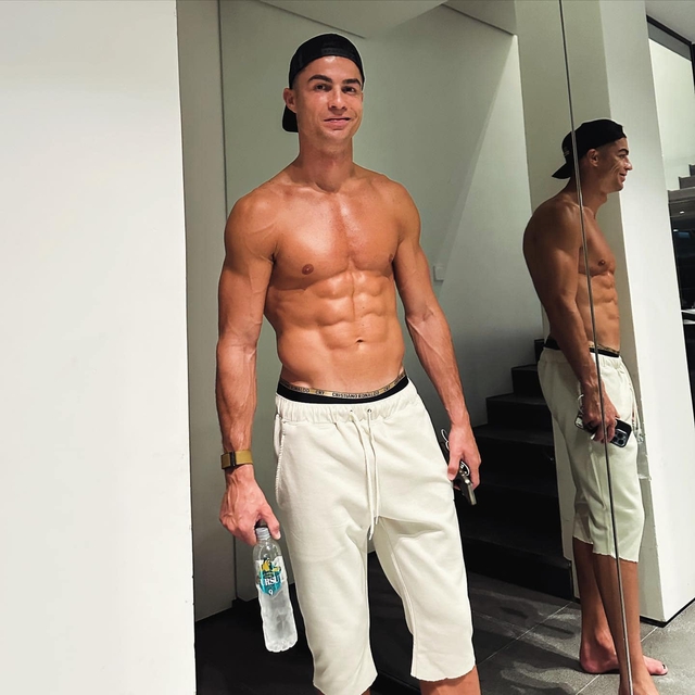 Ronaldo là siêu sao duy nhất nói “không” với hình xăm, lý do khiến cả thế giới nể phục- Ảnh 2.