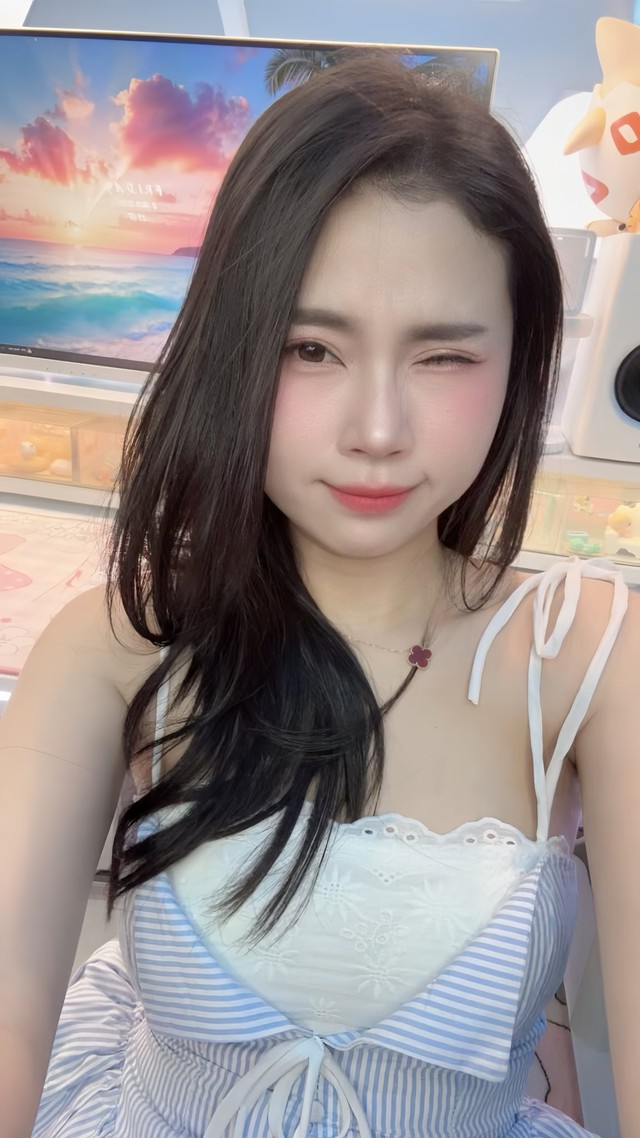 Hot girl khoe decor góc gaming đẳng cấp, "xịn" đến mức dân tình trầm trồ, nhìn là muốn đầu tư ngay!- Ảnh 4. Hot girl khoe decor góc gaming đẳng cấp, "xịn" đến mức dân tình trầm trồ, nhìn là muốn đầu tư ngay!- Ảnh 4.