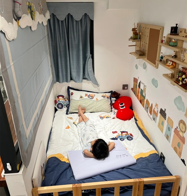 Mẹ liều lĩnh tách đôi bếp làm chỗ ngủ cho con trai 5 tuổi, dân tình lo sốt vó vì một lý do- Ảnh 3.