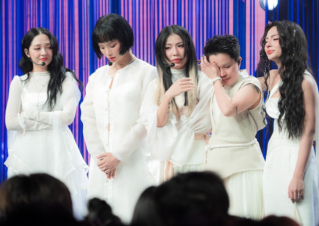 Đội LyHan bị cô lập sau Live stage 4 Em Xinh Say Hi?- Ảnh 1.