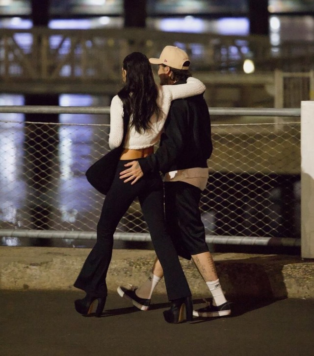 "Cậu cả bất hiếu" nhà Beckham ca ngợi vợ không biết mệt sau khi “cưới lại”, netizen ngán đến tận cổ rồi!- Ảnh 5.
