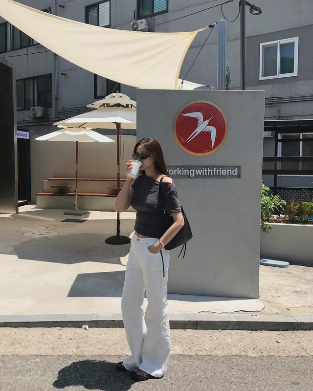 10 set áo mùa thu đẹp long lanh, chị em có thể mặc luôn từ ngày mai để đi đâu cũng được khen sành điệu- Ảnh 4.