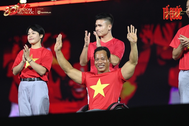Quang Hải dẫn Chu Thanh Huyền đến dự concert, màn đọ sắc với Ánh Viên đời thực gây sốt!- Ảnh 11.