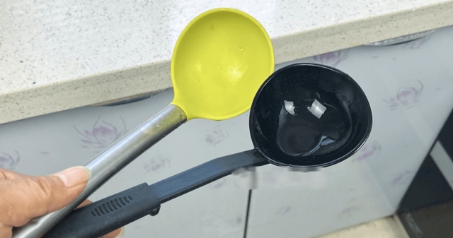 5 thứ trong bếp "độc như nọc rắn", tàn phá cơ thể: Tôi thật lòng khuyên bạn vứt chúng đi ngay lập tức- Ảnh 5.