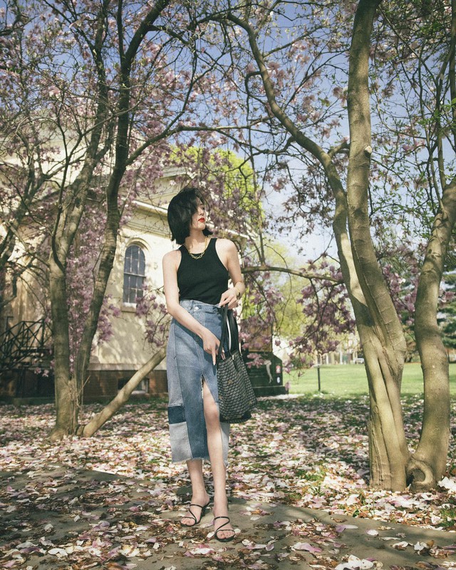 Thu tới là phải mặc trang phục denim: 10 cách phối đồ không chỉ hack tuổi xuất sắc mà còn cực sang- Ảnh 2.