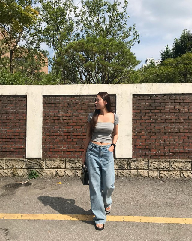 Thu tới là phải mặc trang phục denim: 10 cách phối đồ không chỉ hack tuổi xuất sắc mà còn cực sang- Ảnh 8.
