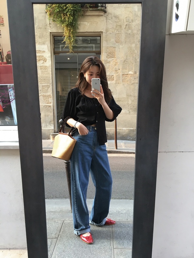 Thu tới là phải mặc trang phục denim: 10 cách phối đồ không chỉ hack tuổi xuất sắc mà còn cực sang- Ảnh 9.