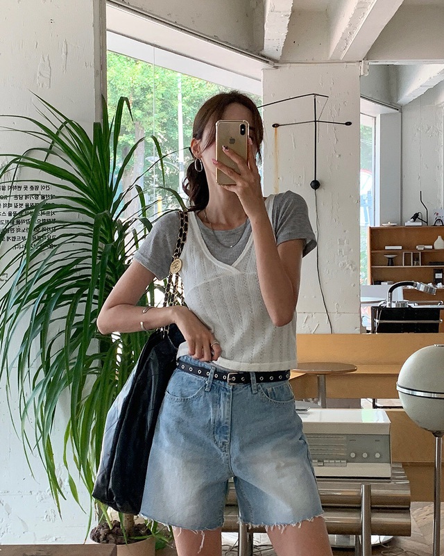 Thu tới là phải mặc trang phục denim: 10 cách phối đồ không chỉ hack tuổi xuất sắc mà còn cực sang- Ảnh 10.