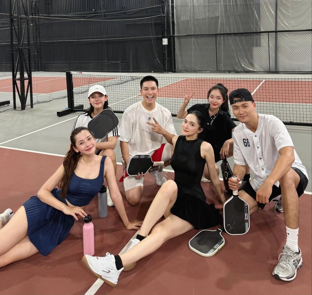 Hành động hớt hải của Linh Ngọc Đàm khi đi đánh pickleball dấy lên nghi vấn đang bí mật hẹn hò 1 sao nữ?- Ảnh 1.