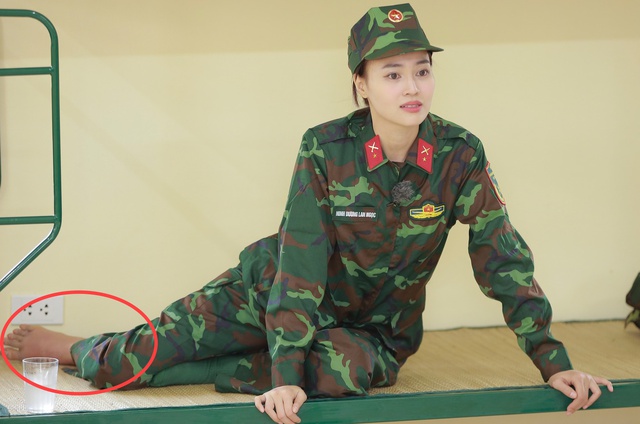 Tại sao Ninh Dương Lan Ngọc chấn thương không thể đi lại bình thường vẫn tham gia Sao Nhập Ngũ?- Ảnh 2.