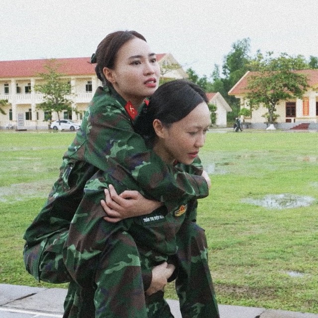 Tại sao Ninh Dương Lan Ngọc chấn thương không thể đi lại bình thường vẫn tham gia Sao Nhập Ngũ?- Ảnh 3.