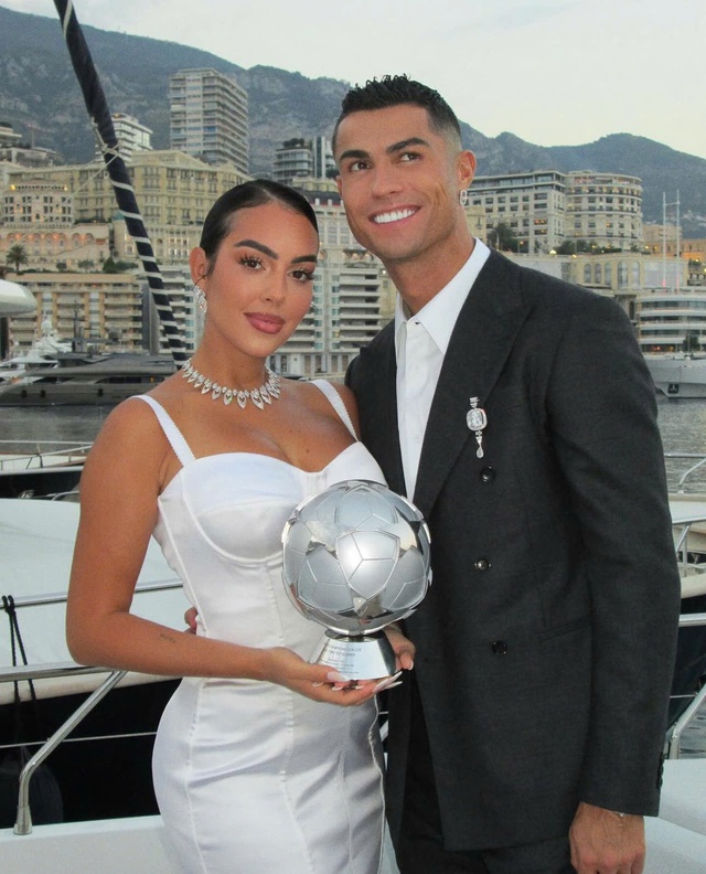 Tình sử thị phi của Ronaldo trước khi đính hôn- Ảnh 11. Tình sử thị phi của Ronaldo trước khi đính hôn- Ảnh 11.