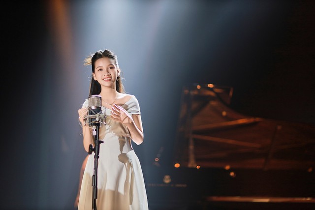 Dân tình “rần rần” tìm thông tin giọng ca trẻ nhất Concert Quốc gia: Xinh cực phẩm, thành tích học hành còn đỉnh thế này!- Ảnh 2. Dân tình “rần rần” tìm thông tin giọng ca trẻ nhất Concert Quốc gia: Xinh cực phẩm, thành tích học hành còn đỉnh thế này!- Ảnh 2.