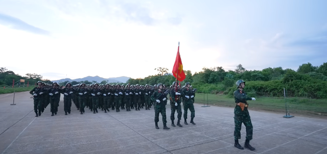 Thượng uý Lê Hoàng Hiệp chính thức xuất hiện ở Sao Nhập Ngũ, khung hình X3 sự đẹp trai hot nhất lúc này- Ảnh 1. Thượng uý Lê Hoàng Hiệp chính thức xuất hiện ở Sao Nhập Ngũ, khung hình X3 sự đẹp trai hot nhất lúc này- Ảnh 1.