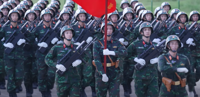 Thượng uý Lê Hoàng Hiệp chính thức xuất hiện ở Sao Nhập Ngũ, khung hình X3 sự đẹp trai hot nhất lúc này- Ảnh 3. Thượng uý Lê Hoàng Hiệp chính thức xuất hiện ở Sao Nhập Ngũ, khung hình X3 sự đẹp trai hot nhất lúc này- Ảnh 3.