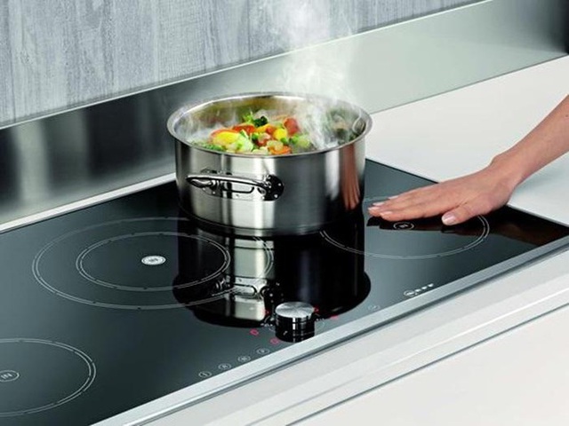 9 sai lầm có thể gây cháy nổ khi dùng bếp điện: Coi chừng tan nhà nát cửa chỉ vì một thói quen!- Ảnh 1.