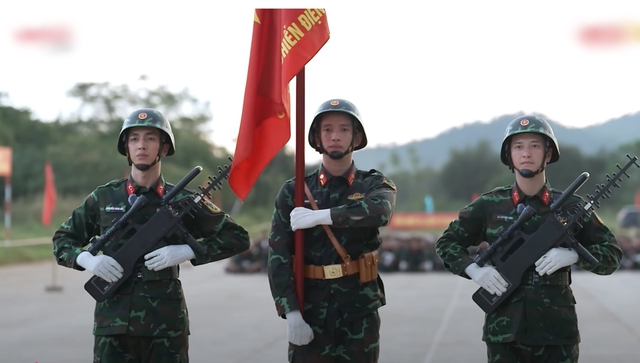 Thượng uý Lê Hoàng Hiệp chính thức xuất hiện ở Sao Nhập Ngũ, khung hình X3 sự đẹp trai hot nhất lúc này- Ảnh 2. Thượng uý Lê Hoàng Hiệp chính thức xuất hiện ở Sao Nhập Ngũ, khung hình X3 sự đẹp trai hot nhất lúc này- Ảnh 2.
