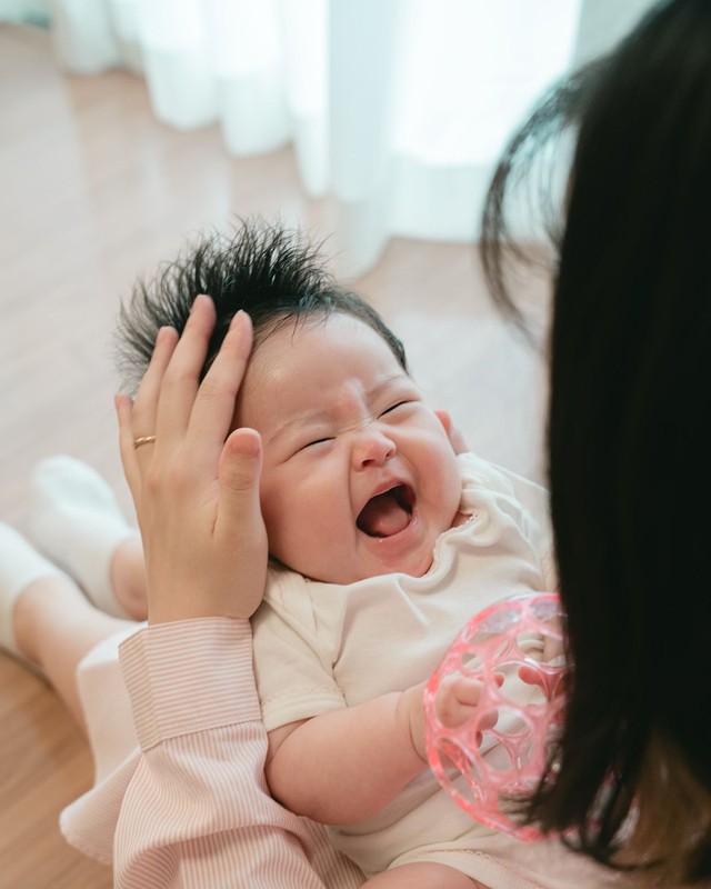 Giải mã 5 hành vi sơ sinh, cha mẹ sẽ hiểu con ngay lập tức- Ảnh 2.