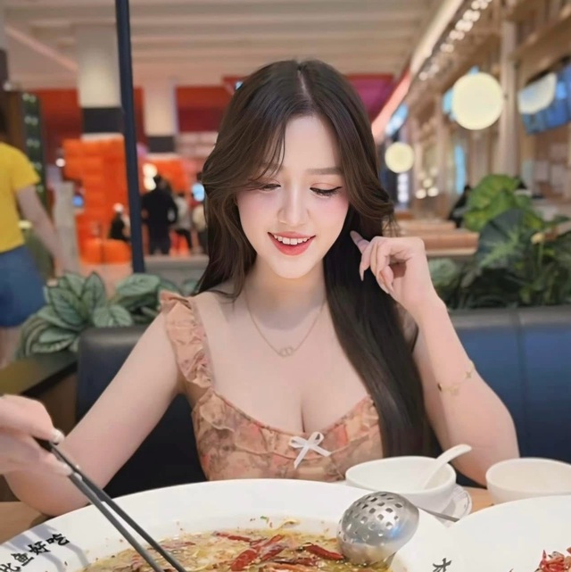 "Flex" sự đảm đang bếp núc, nữ game thủ khiến fan nam gật gù: "waifu" trong mơ có thật!- Ảnh 5. "Flex" sự đảm đang bếp núc, nữ game thủ khiến fan nam gật gù: "waifu" trong mơ có thật!- Ảnh 5.