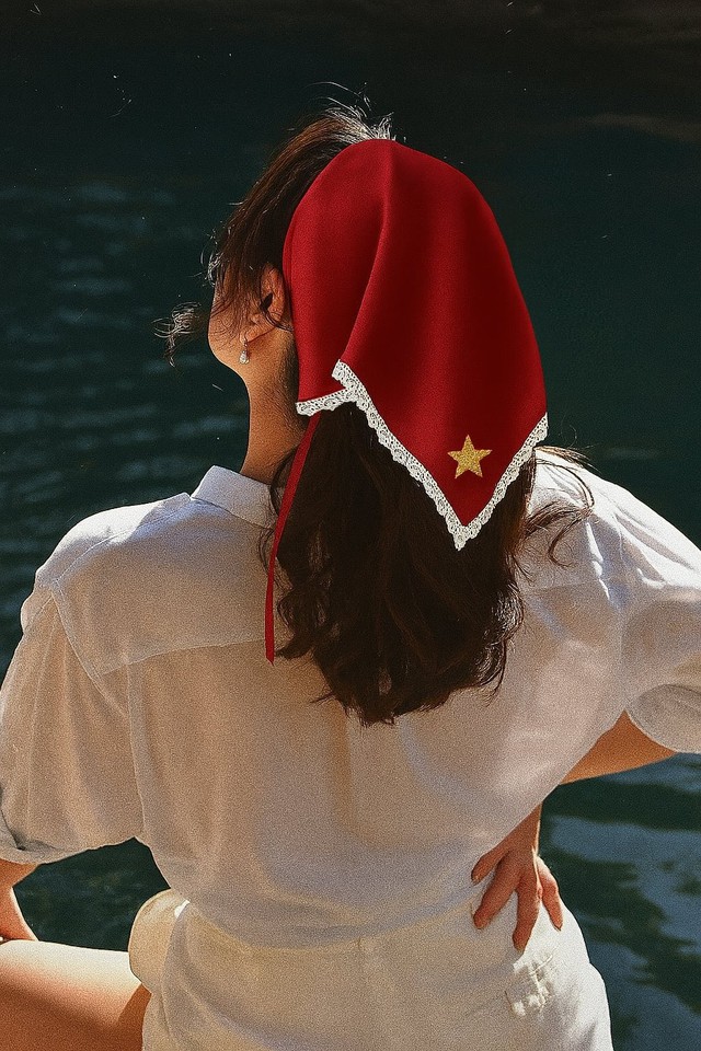 Cờ Tổ quốc, áo in hình sao vàng... "sốt" mọi sàn TMĐT: Chốt đơn là cách nói lời yêu Việt Nam!- Ảnh 17.
