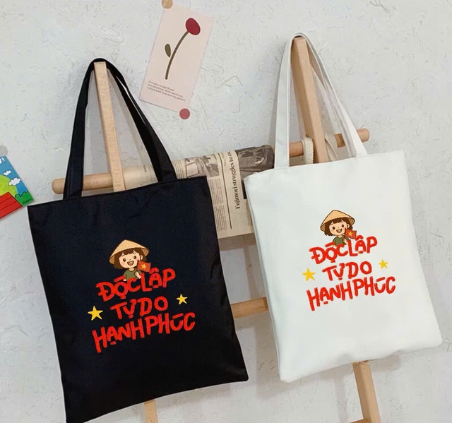 Cờ Tổ quốc, áo in hình sao vàng... "sốt" mọi sàn TMĐT: Chốt đơn là cách nói lời yêu Việt Nam!- Ảnh 22.