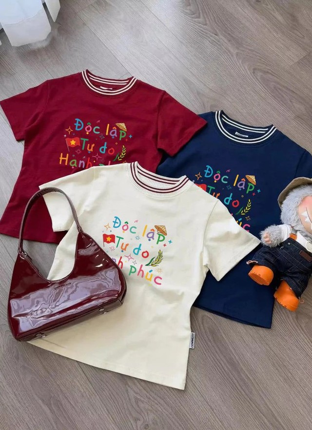 Cờ Tổ quốc, áo in hình sao vàng... "sốt" mọi sàn TMĐT: Chốt đơn là cách nói lời yêu Việt Nam!- Ảnh 9.