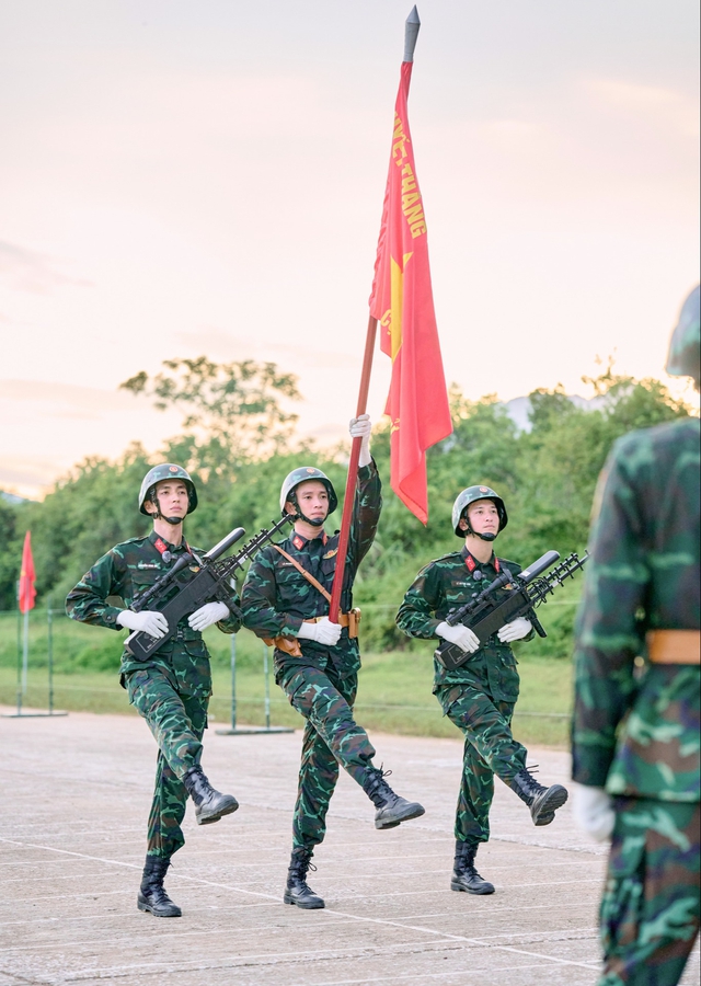 Thoại đúng 7 chữ, Thượng Úy Lê Hoàng Hiệp được khen vì hành động chuyên nghiệp- Ảnh 2.