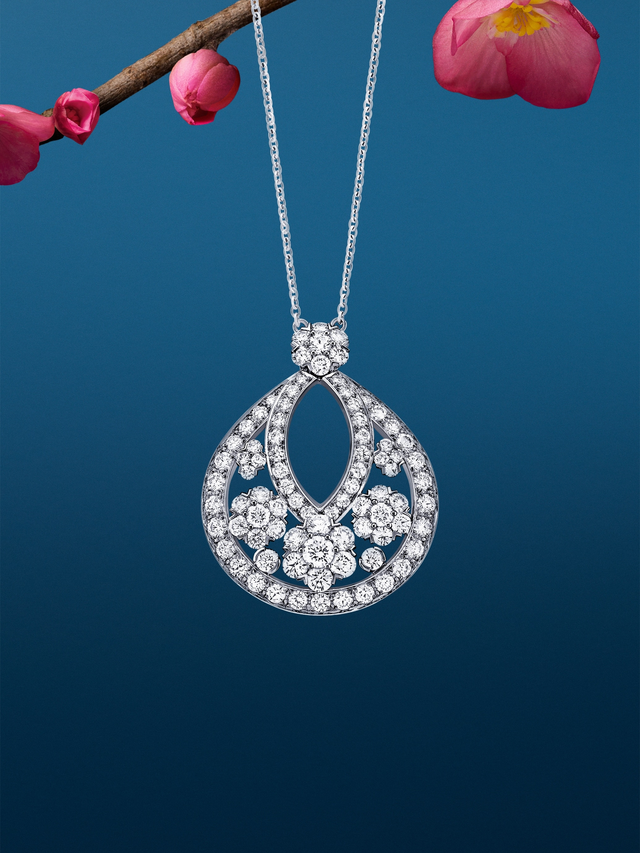 Vòng Van Cleef, túi Chanel - Những món đồ hiệu không minh bạch của Cựu đệ nhất phu nhân Hàn Quốc- Ảnh 3.